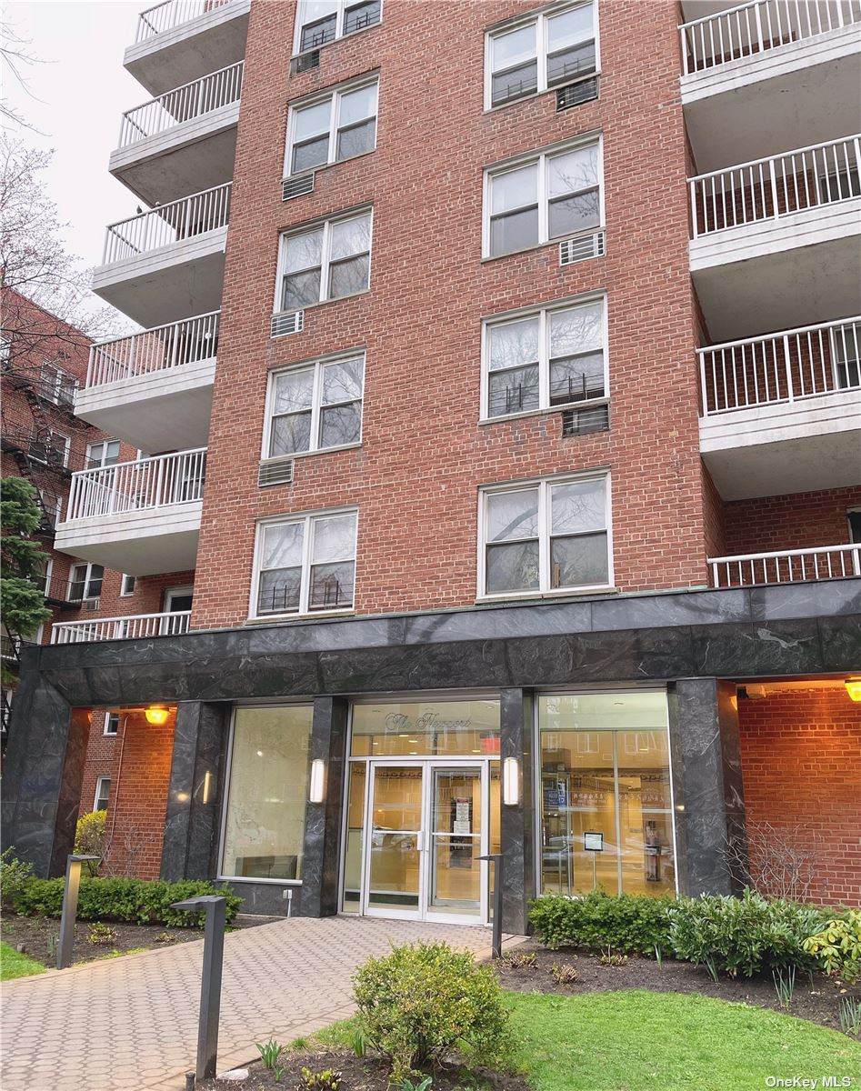 42-65 Kissena Boulevard - Photo 1
