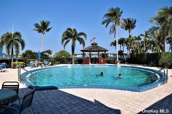 105 Half Moon Circle - Photo 1