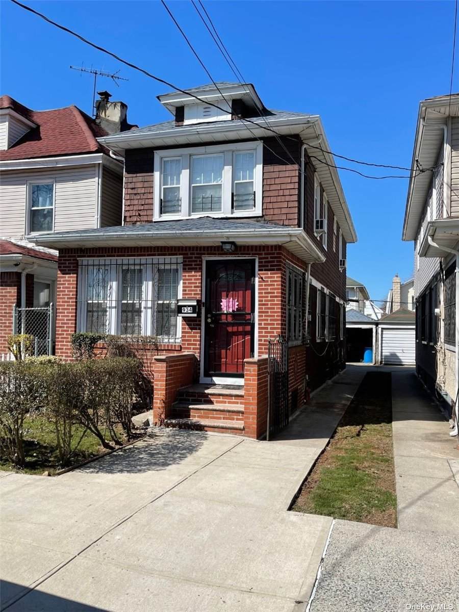 934 40 Street - Photo 1