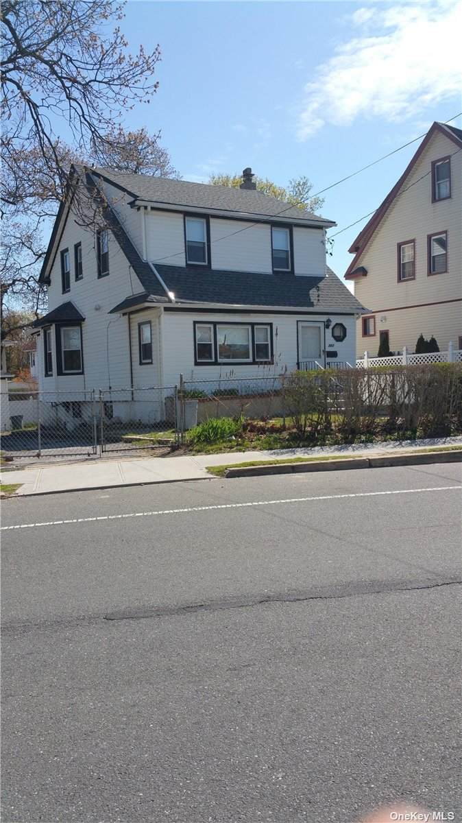 282 Lawrence Avenue - Photo 1