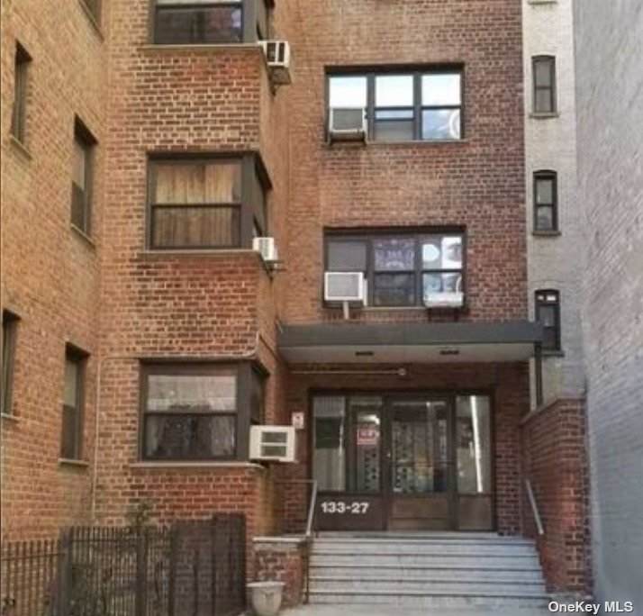 133-27 Sanford Avenue - Photo 1