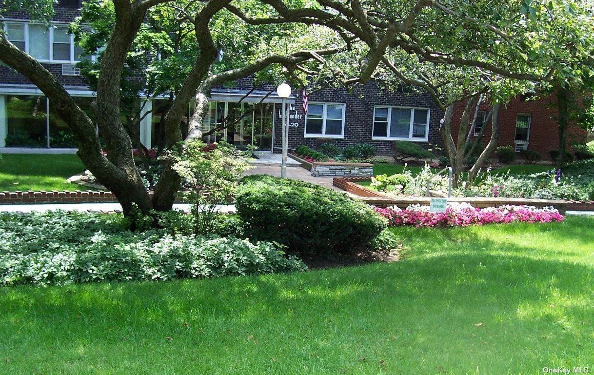 164-20 Highland Avenue - Photo 1
