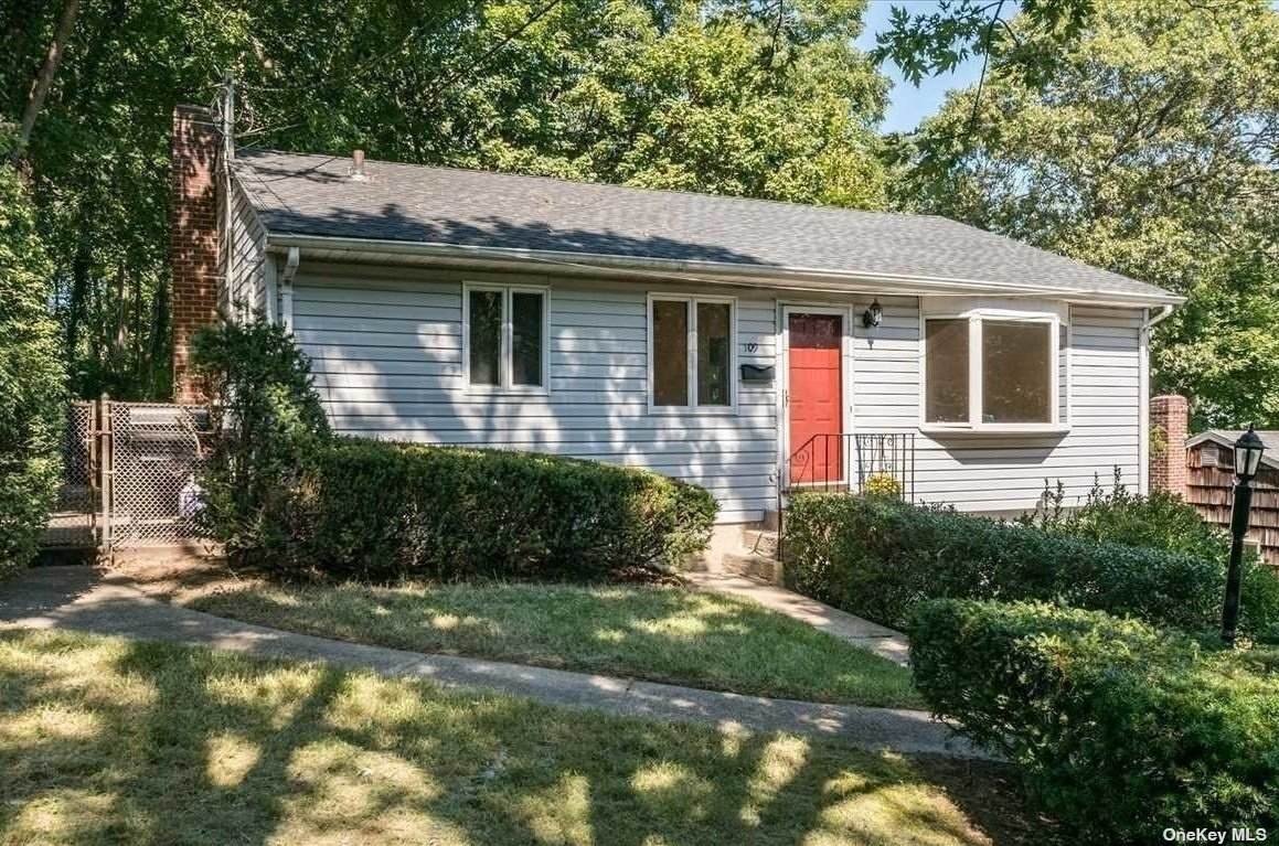 109 Oak Street - Photo 1
