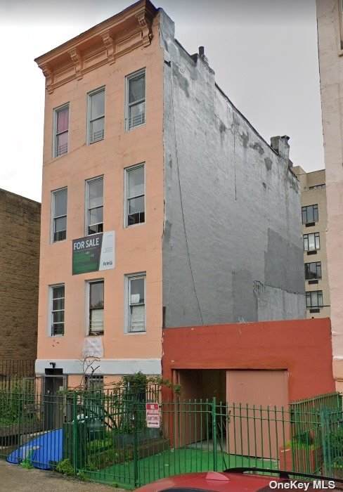 329 East 118 - Photo 1