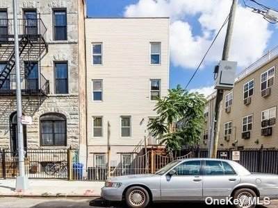 991 Putnam Avenue - Photo 1