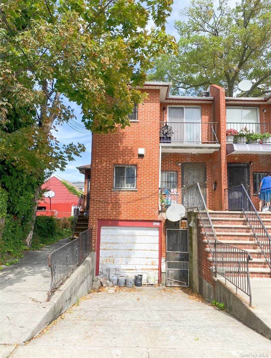 43-37 Smart St - Photo 1