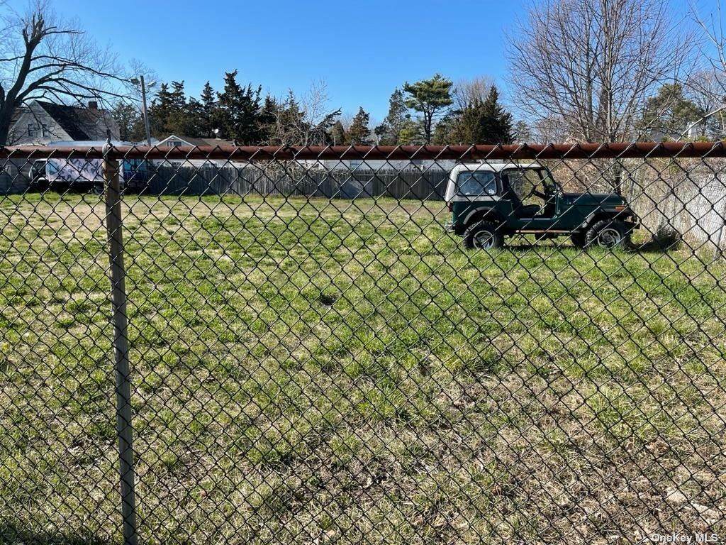 0 Suffolk Avenue - Photo 1