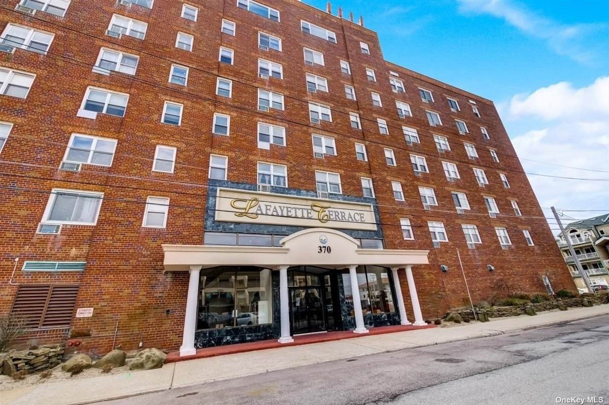 370 Broadway - Photo 1