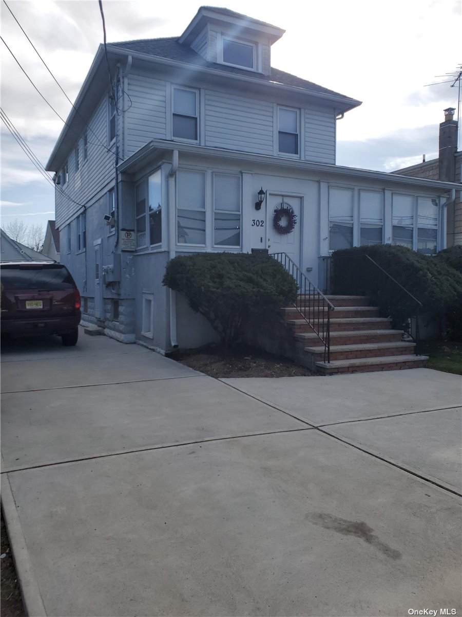 302 Doughty Boulevard - Photo 1