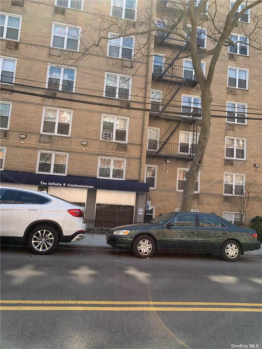 142-20 Franklin Avenue - Photo 1