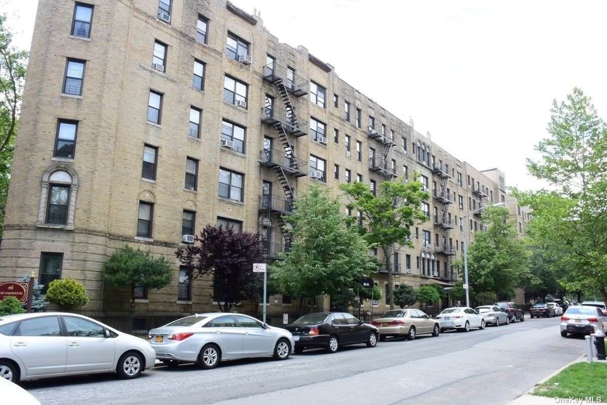 83-64 Talbot Street - Photo 1