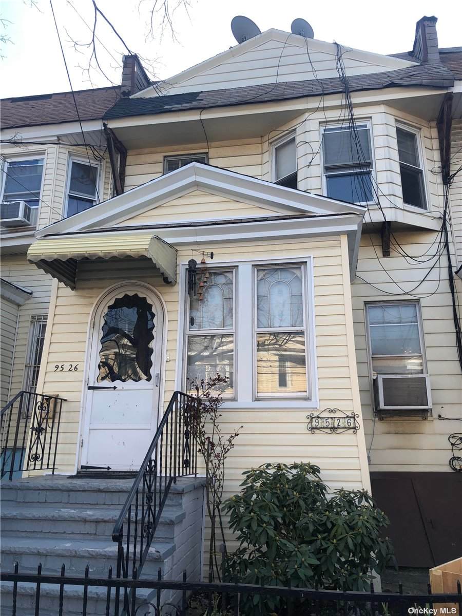 9526 76 Street - Photo 1