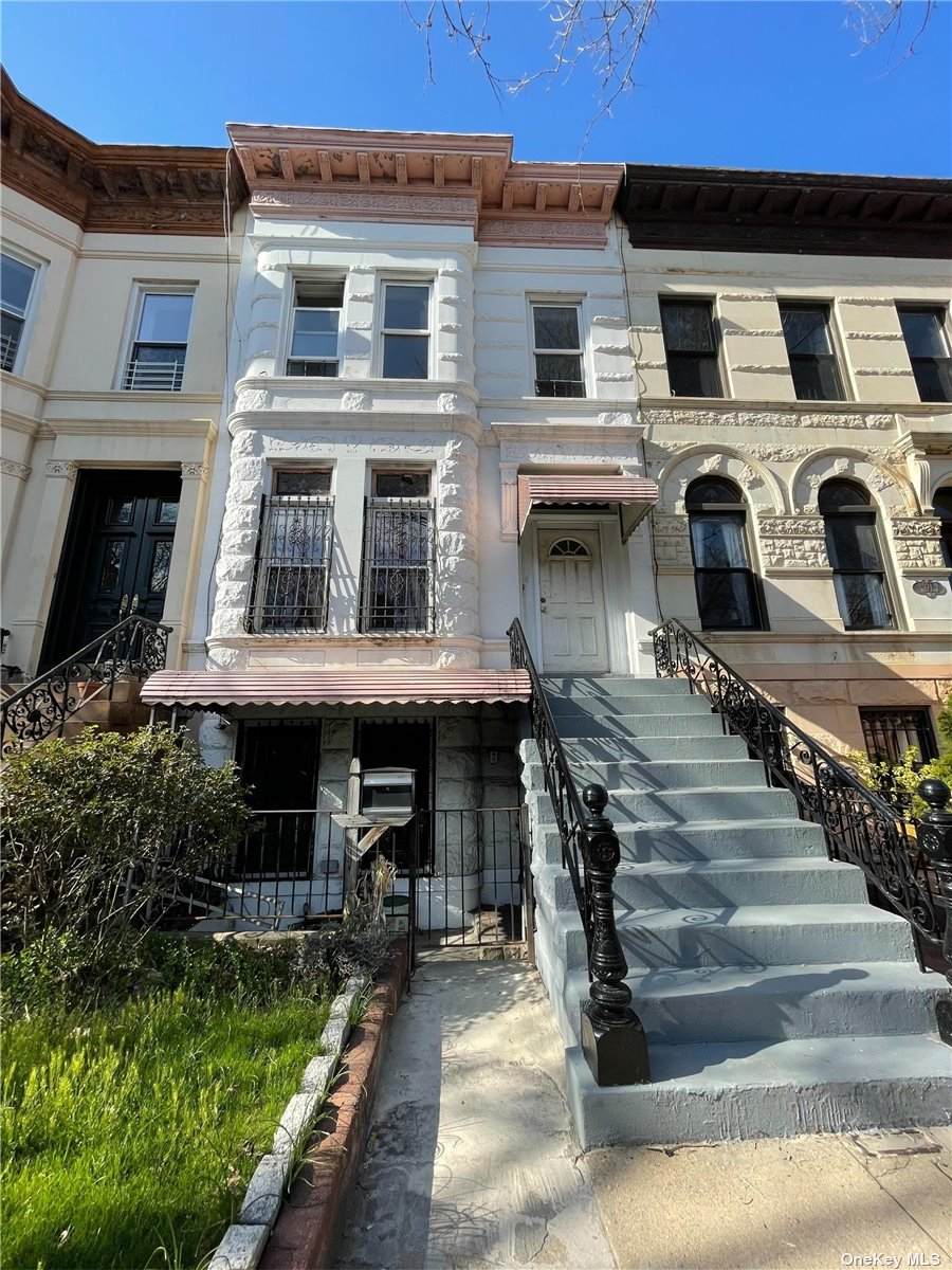 329 Halsey Street - Photo 1