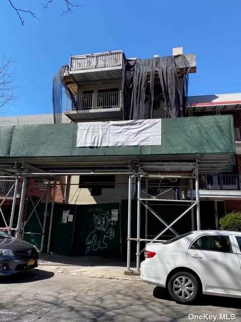 132-53 Pople Avenue - Photo 1