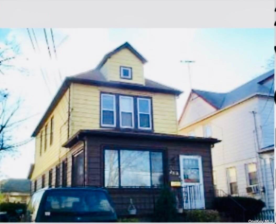 206 Mineola Avenue - Photo 1
