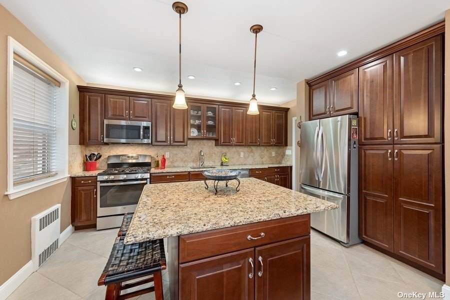 162-01 Powells Cove Boulevard - Photo 1