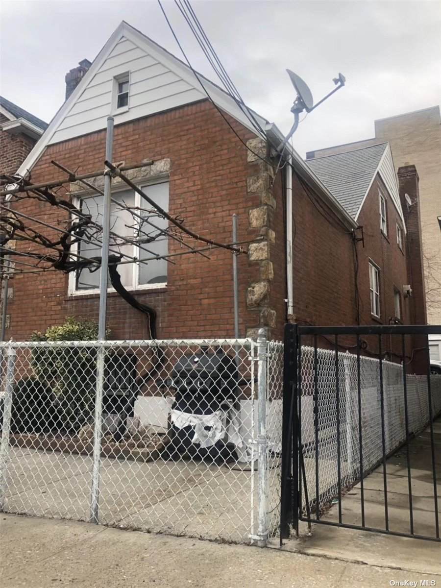 109-42 Saultell Avenue - Photo 1