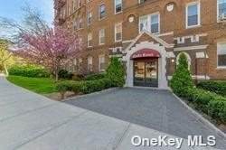 83-55 Lefferts Boulevard - Photo 1