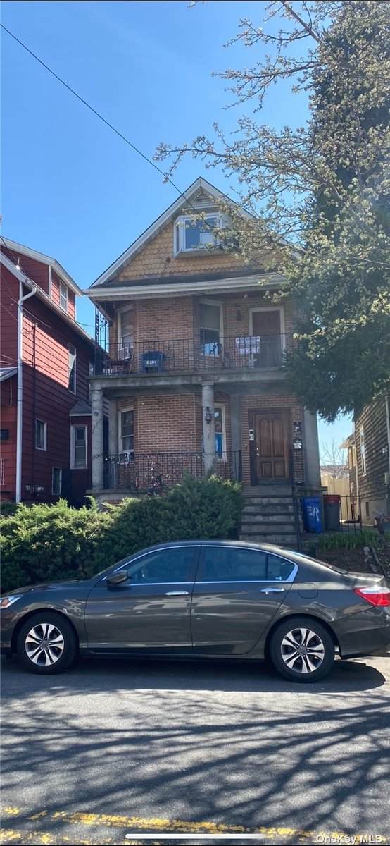 1580 Castleton Avenue - Photo 1