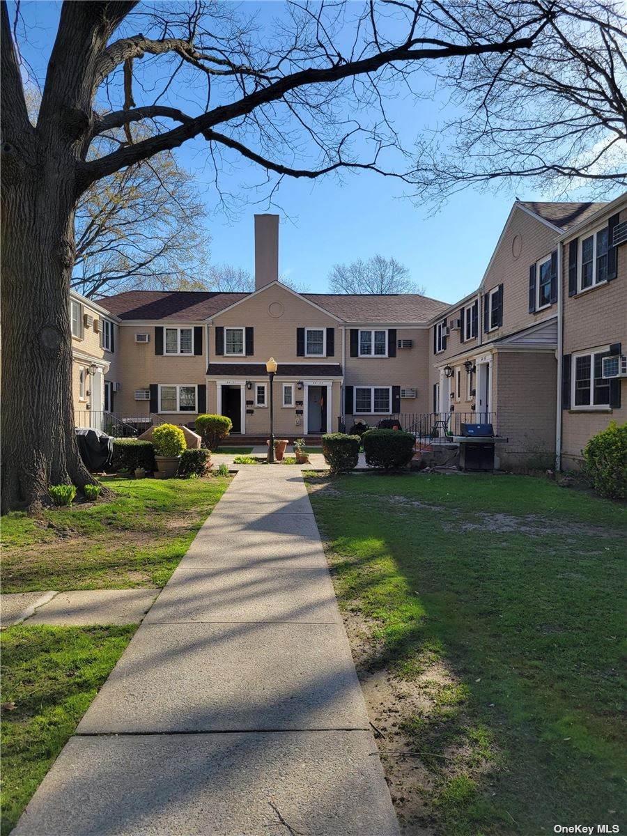 64-53 Springfield Boulevard - Photo 1