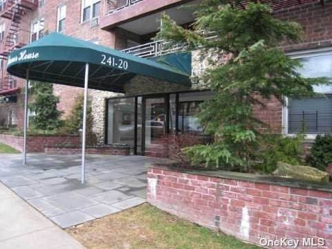 241-20 Northern Boulevard - Photo 1