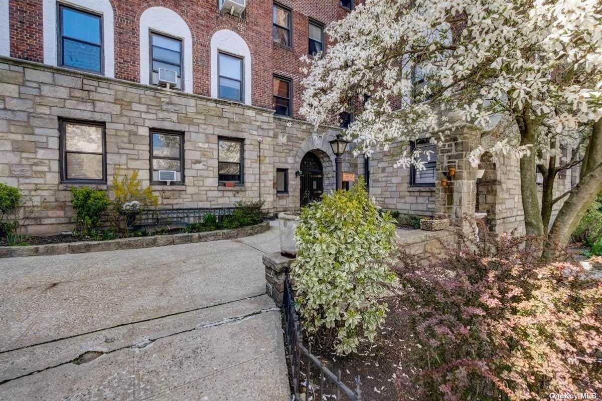 77-16 Austin Street - Photo 1