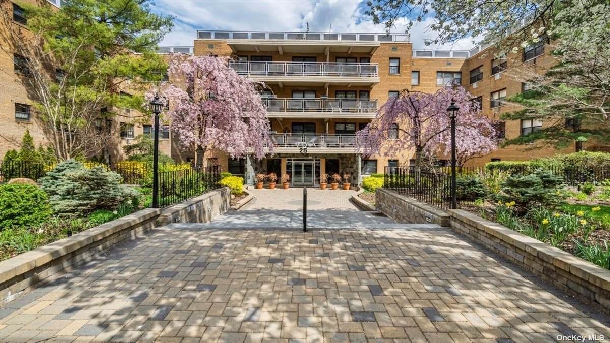 25 Park Place - Photo 1