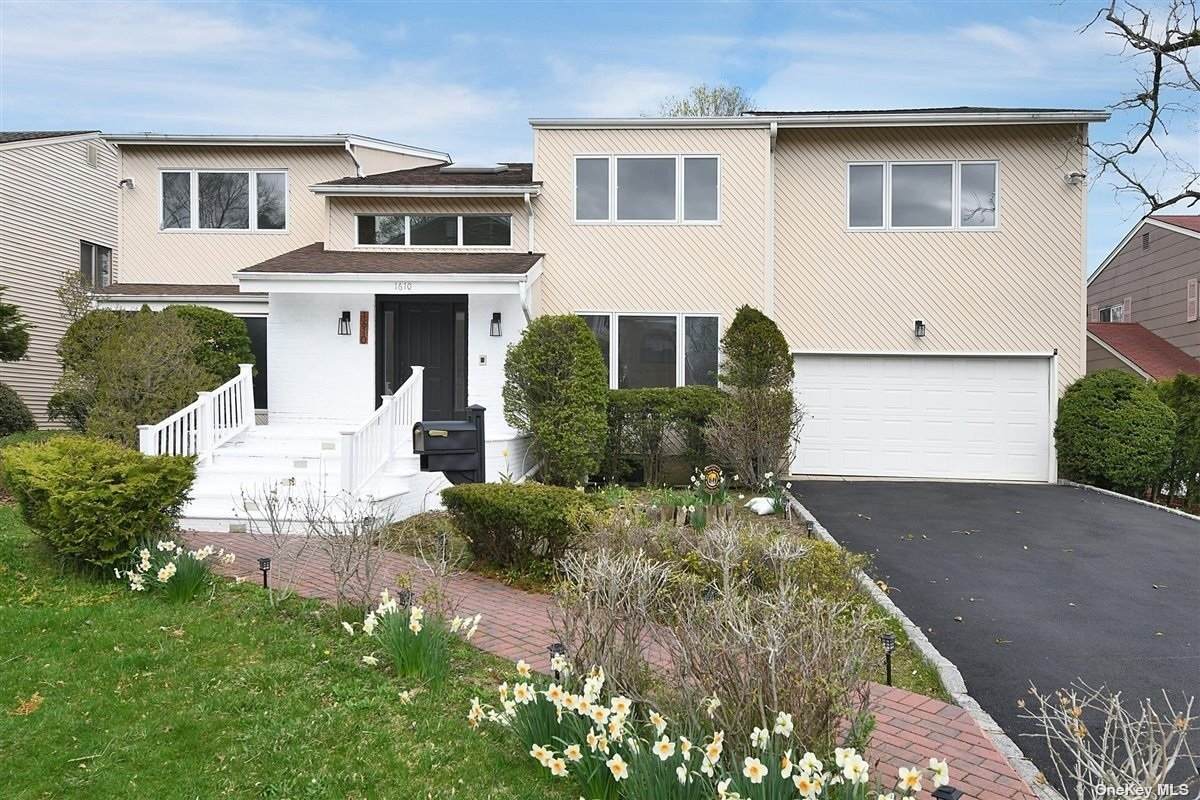 1610 Hilary Court - Photo 1