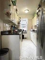 139-06 Pershing Crescent - Photo 1