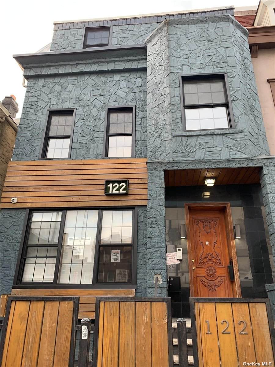 122 Pennsylvania Avenue - Photo 1