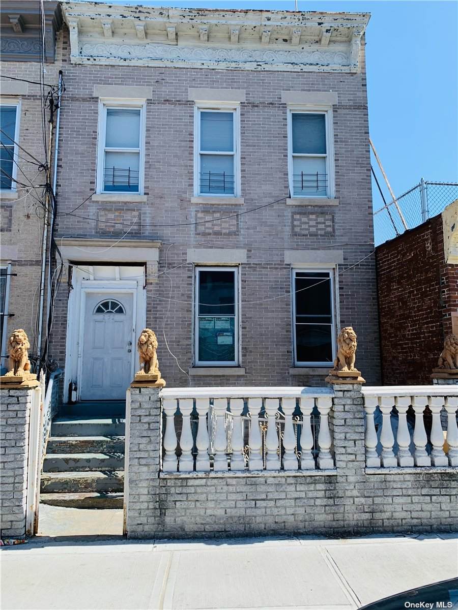 233 Autumn Avenue - Photo 1