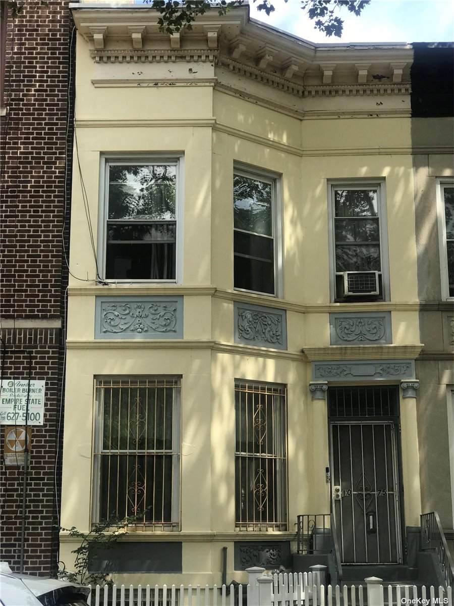 1075 Sterling - Photo 1
