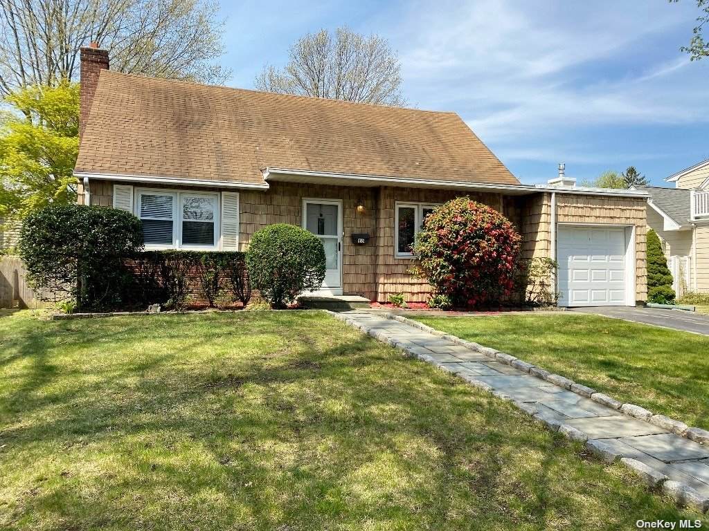 15 Radcliff Boulevard - Photo 1