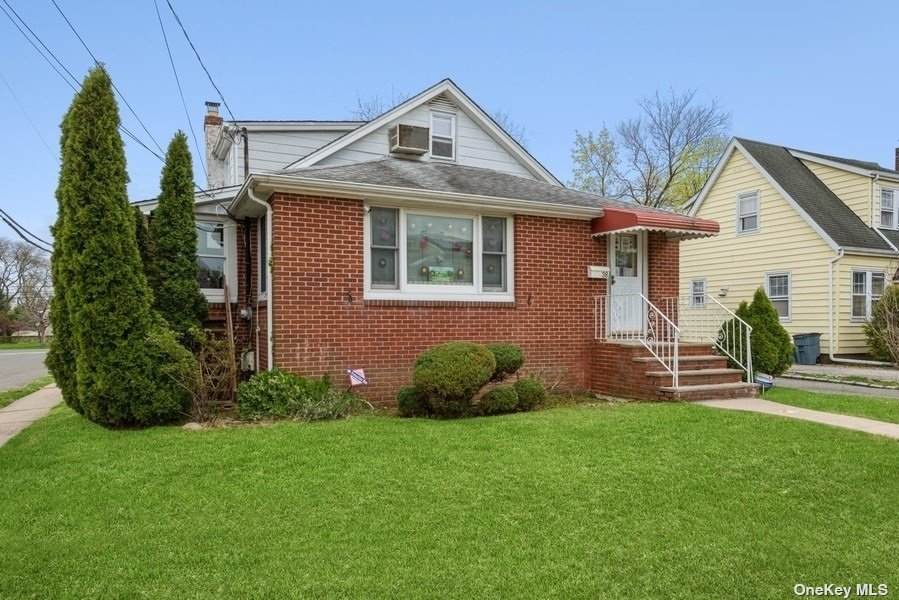 38 Woodward Street - Photo 1