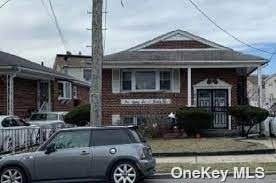 186-22 140th Ave - Photo 1