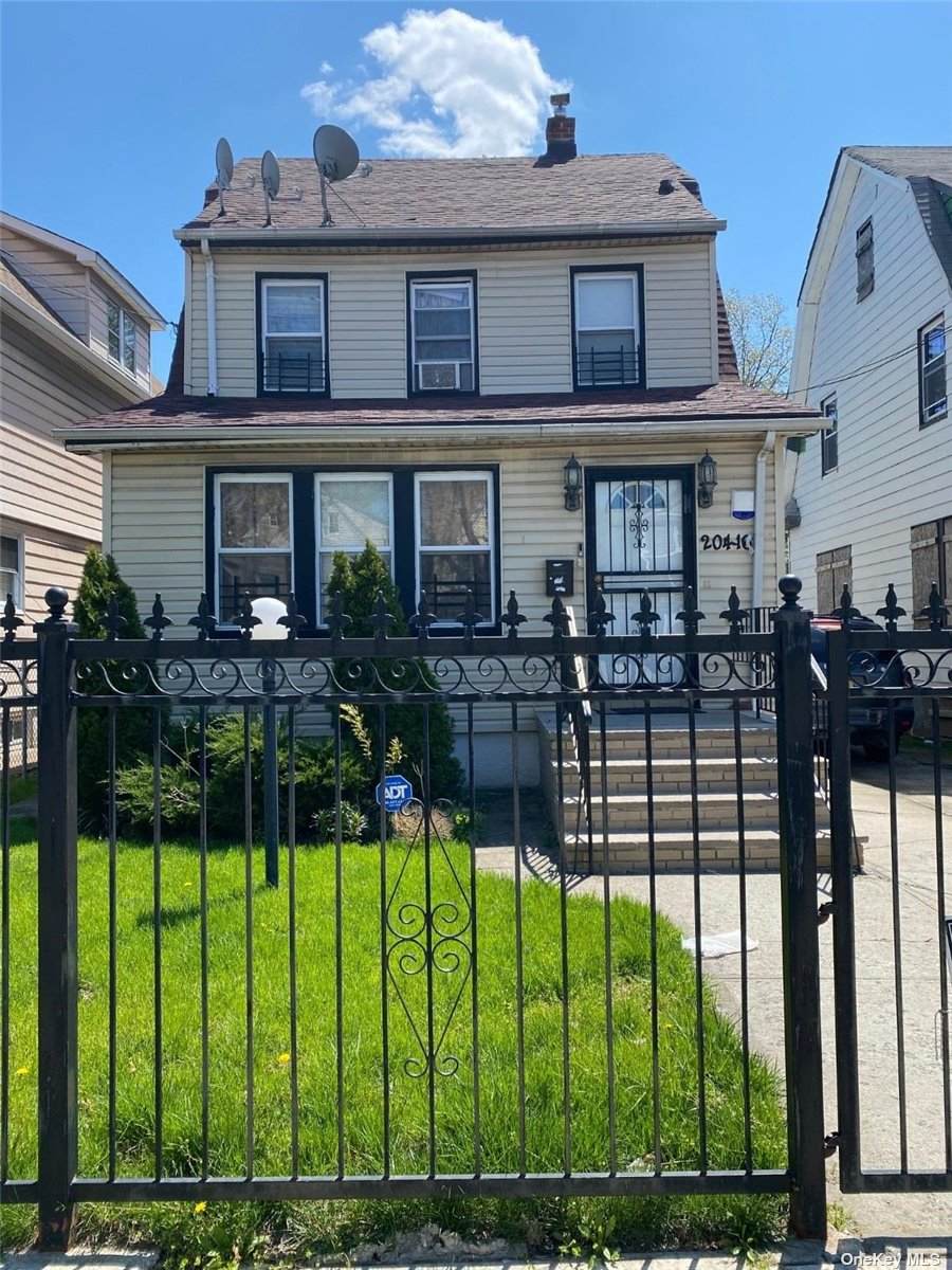 204-16 109th Avenue - Photo 1