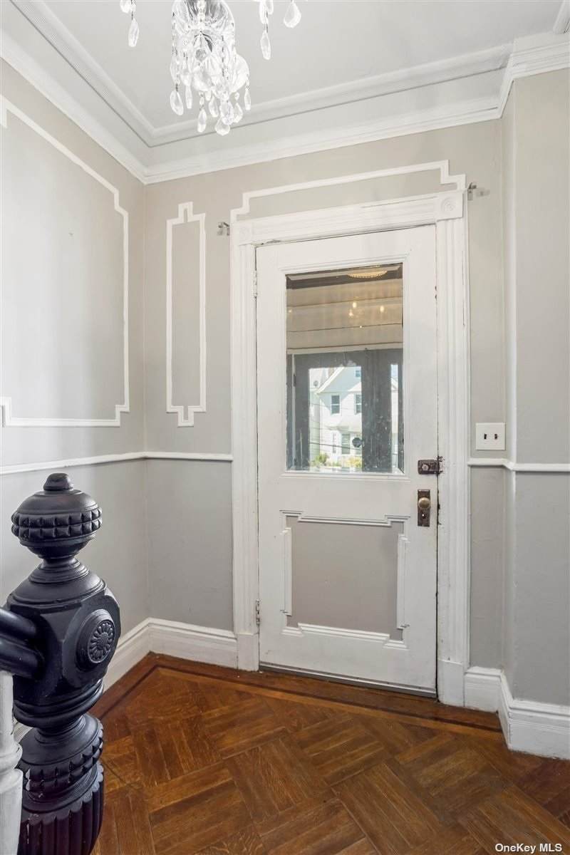 19 Dongan Street - Photo 1