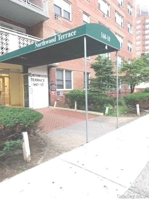 160-10 89 Avenue - Photo 1