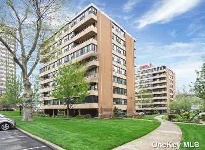 166-26 Powells Cove Boulevard - Photo 1