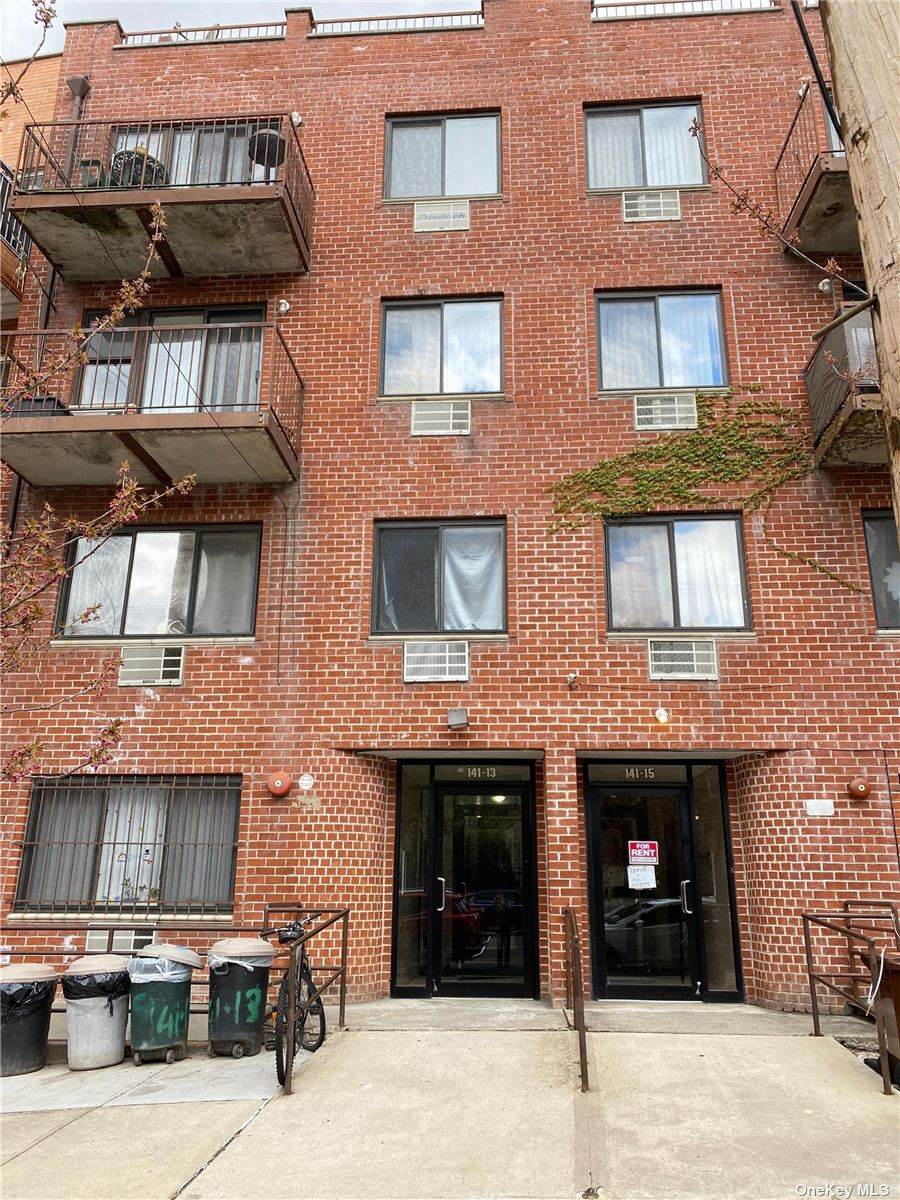 141-13 84 Dr. - Photo 1