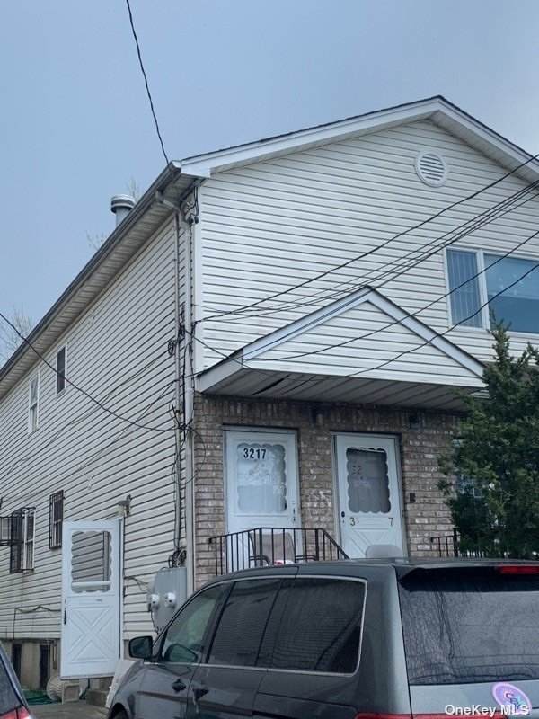 32-17 Healy Avenue - Photo 1