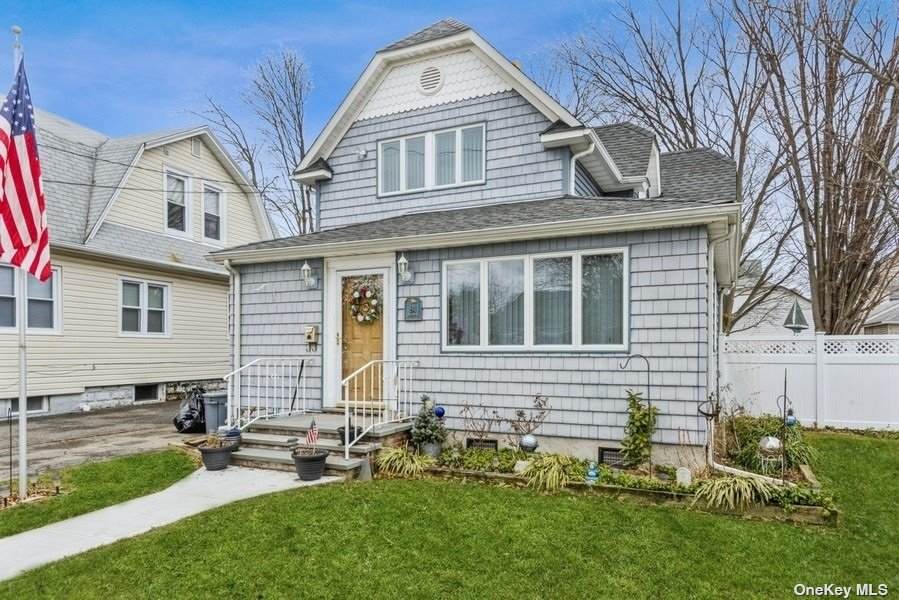 81 Raymond Street - Photo 1