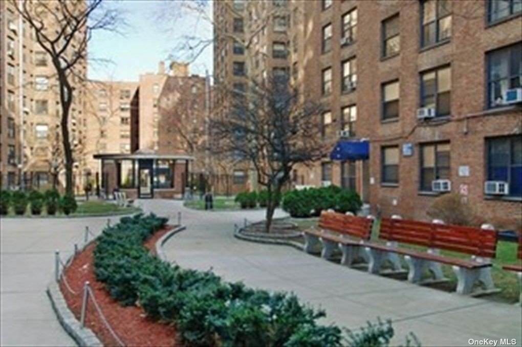 165 Clinton Avenue - Photo 1