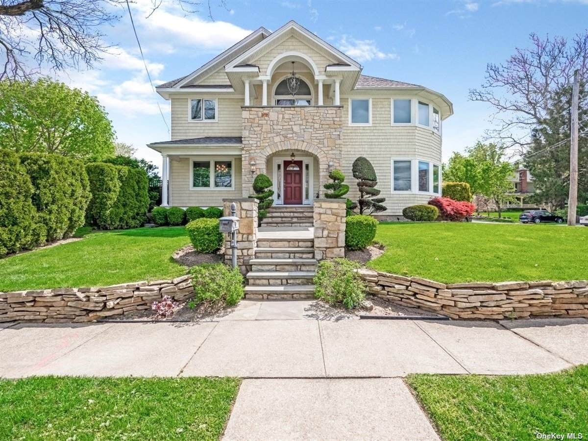 32 Florence Avenue - Photo 1