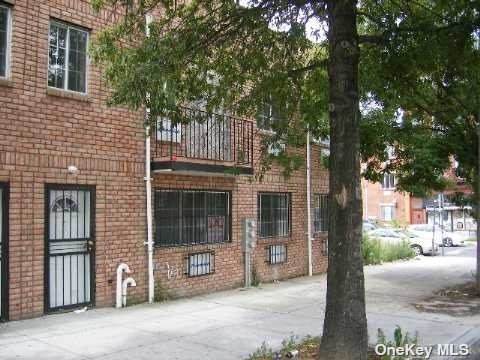 324 Ralph Avenue - Photo 1
