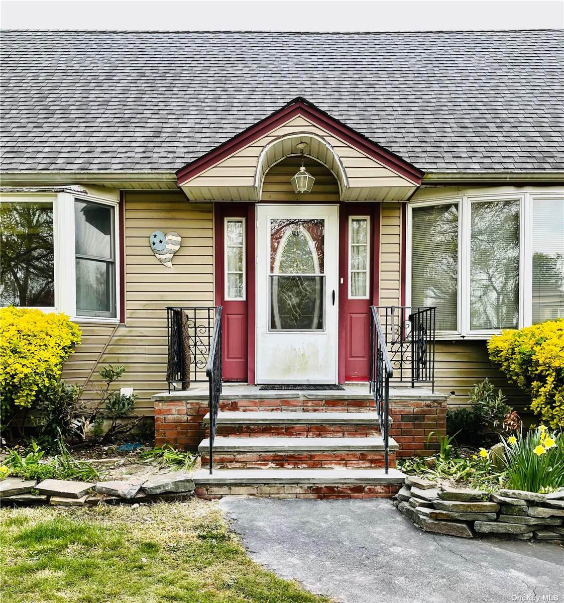 524 Arlington Drive - Photo 1