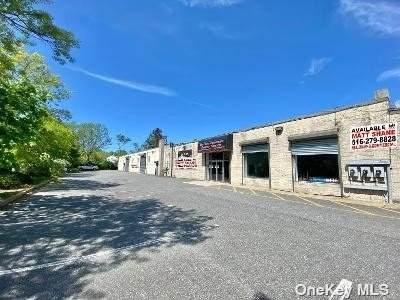 6133 Jericho Turnpike - Photo 1
