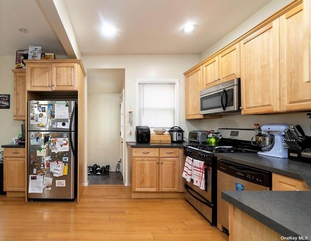 72 Floral Boulevard - Photo 1