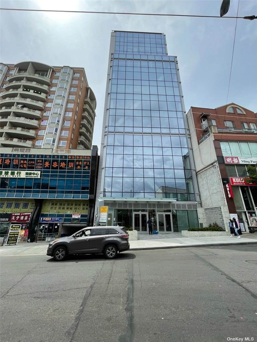 37-12 Prince Street - Photo 1