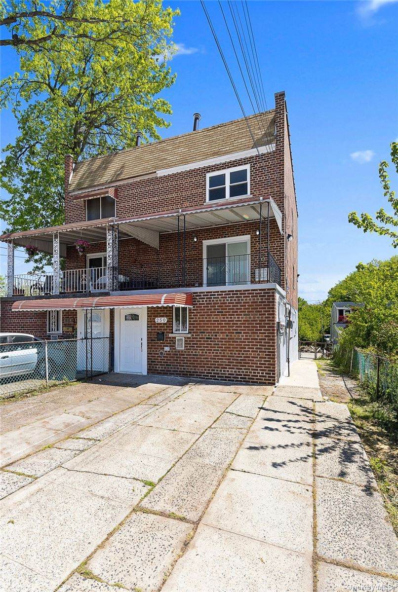 250 Newman Ave - Photo 1